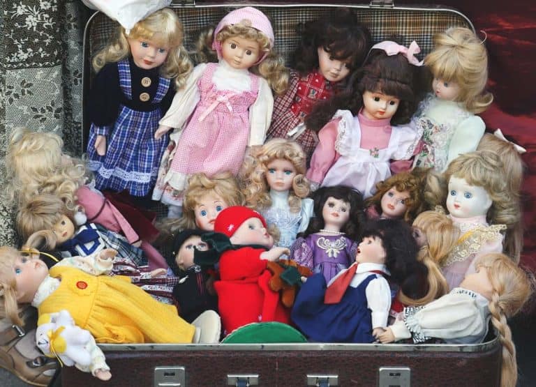 Most Valuable Antique Dolls: Identification, Price Assessment, and Buyer’s Guide