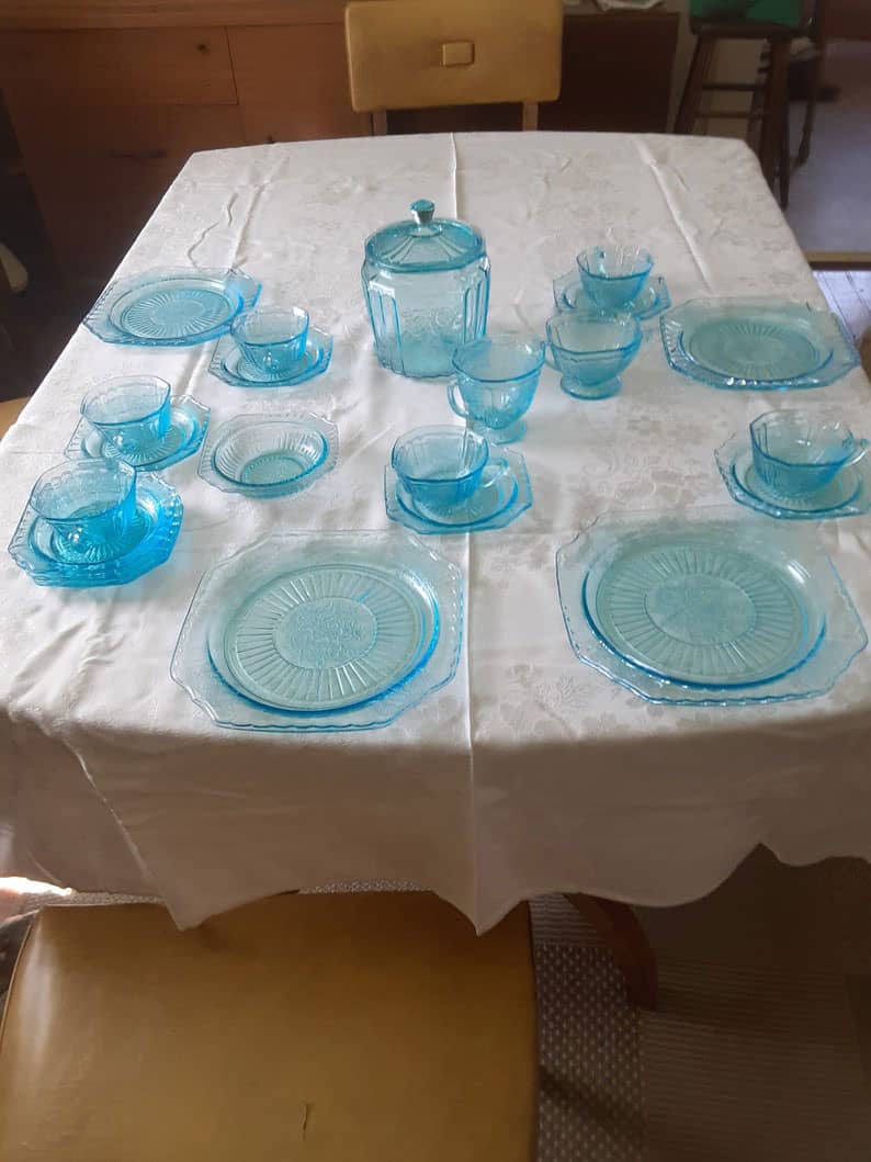 Depression Glass Mayfair tea set in Ice Blue (hocking)
