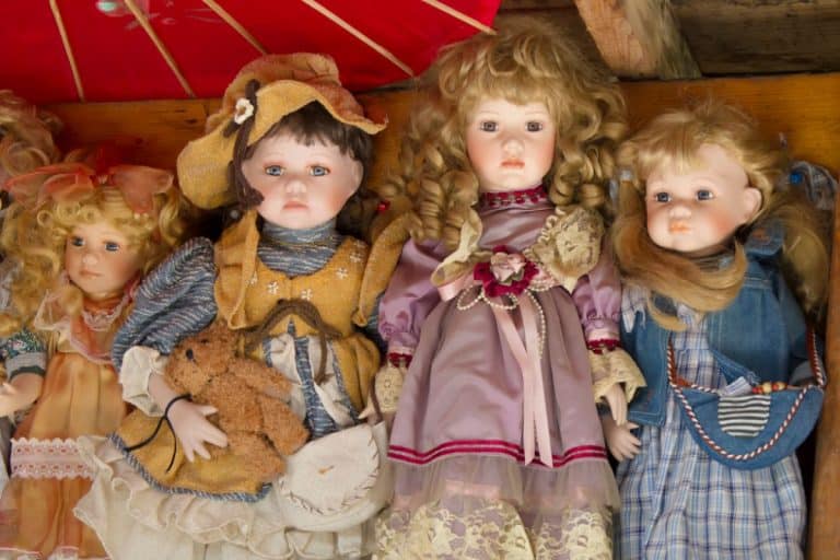 How To Identify Antique Dolls? (Ultimate Guide)